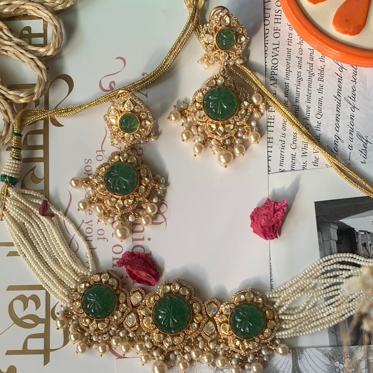 Carved Emerald Choker Necklace Set