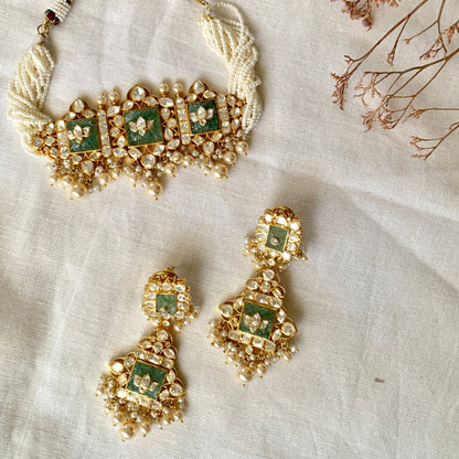 Delicate Carved Polki Necklace Set