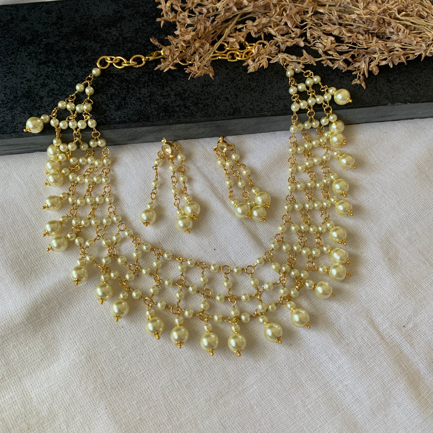 Criss-Cross White Necklace Set