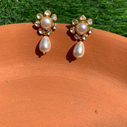 Fiza Pearl Earrings